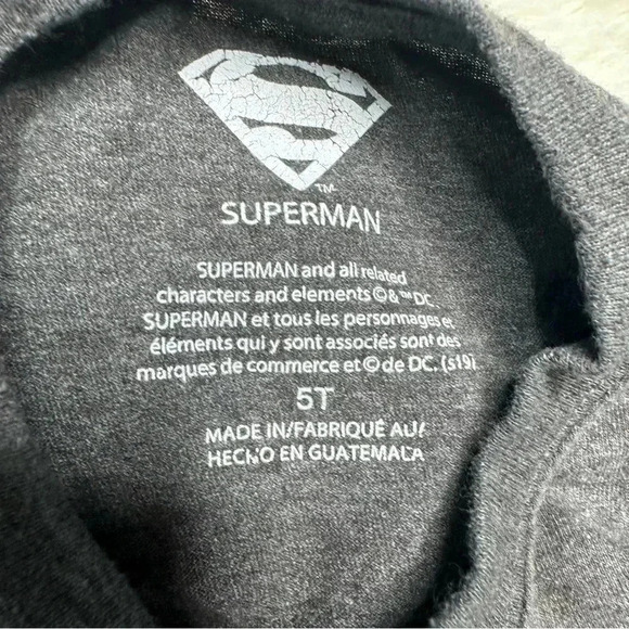 Superman T-Shirt Grey & Red Size 5T - Picture 14 of 16